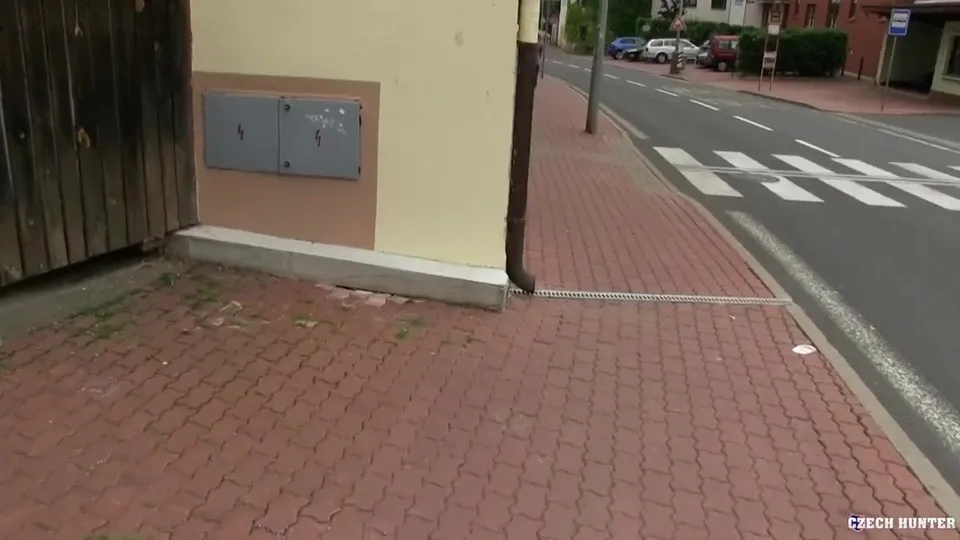 CH 444, Camera guy pays a young guy in grey speckled T to suck and be fucked