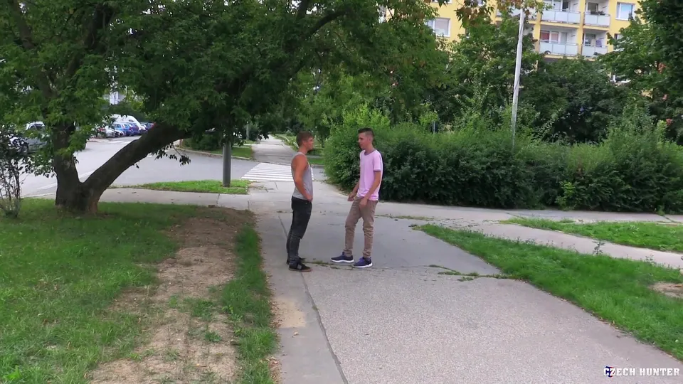 CH 475, Camera guy pays 2 young guys, one in grey singlet, the other in a pink T in