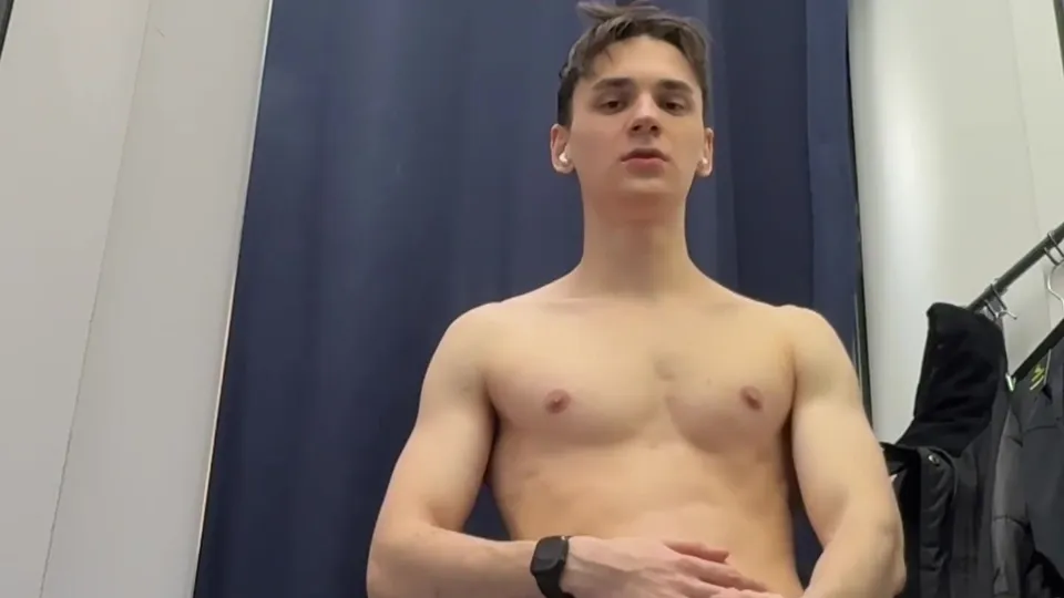 Changing room jerk-off - ThisVid.com