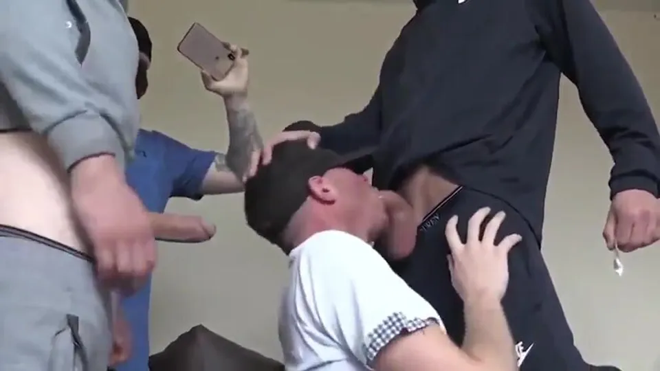 Chavs Abusing a Fag - ThisVid.com auf Deutsch