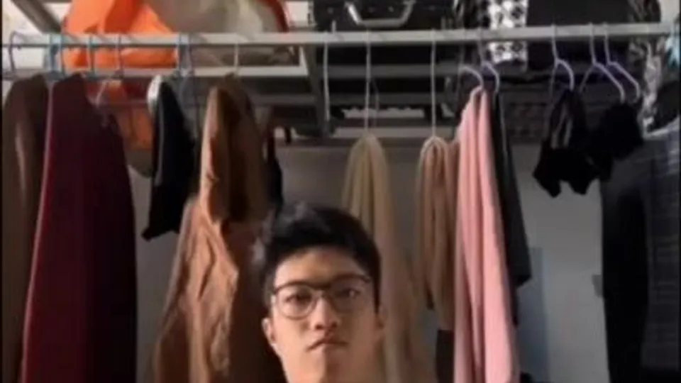 Chinese nerd takes a break from studying