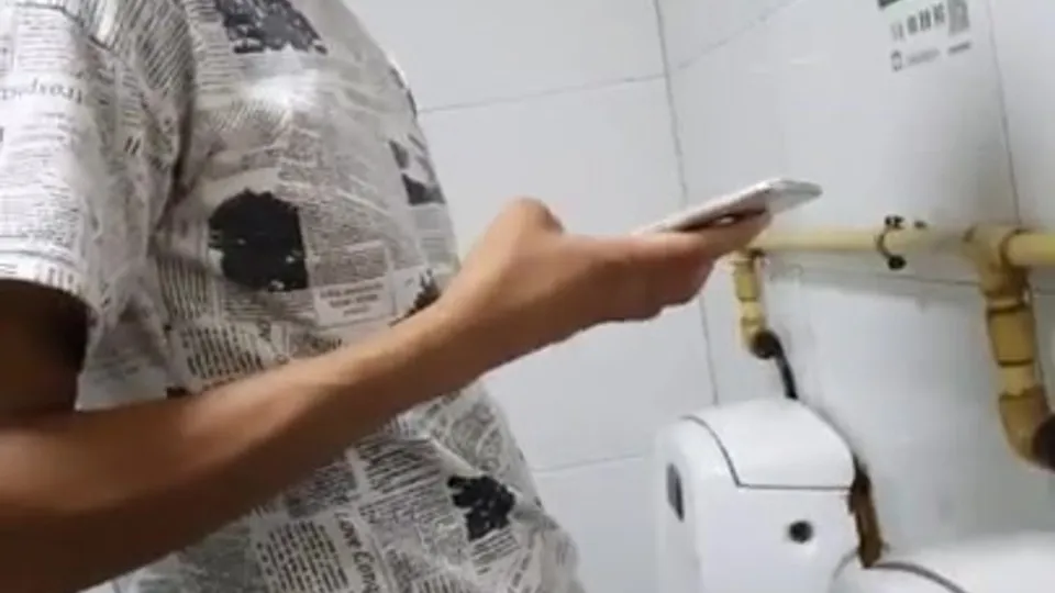 CHINESE URINAL SPY - video 12 - ThisVid.com