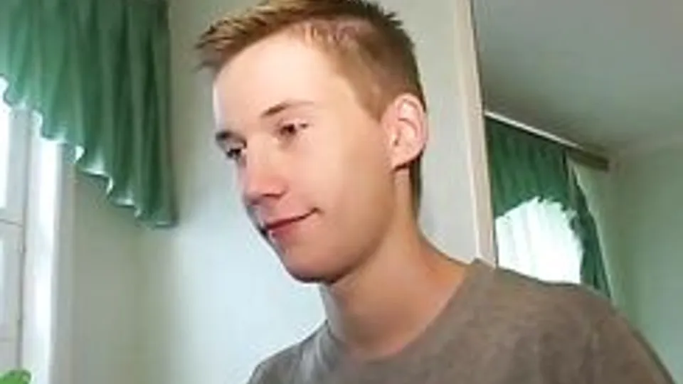 Striptease de Vitya, le twink