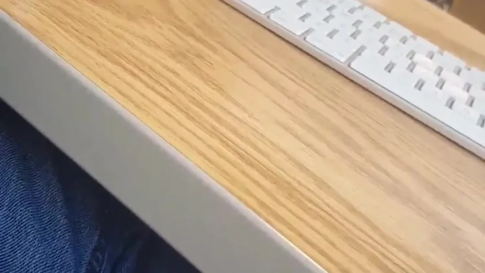 Classroom wank - ThisVid.com