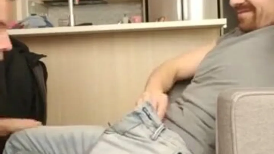 Clifford with a pecker - ThisVid.com