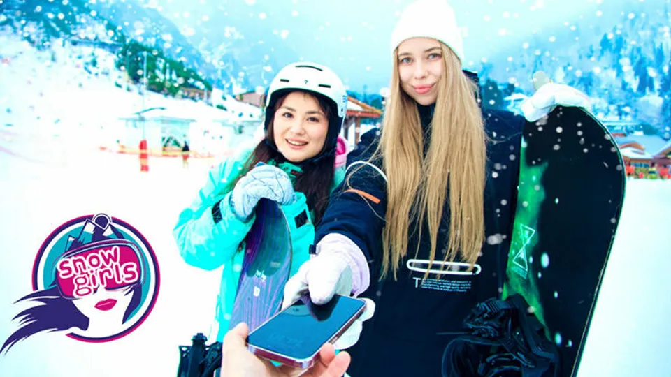 Club Sweethearts - Alice FloreAmelia Ost - Snowboarding makes us so horny 