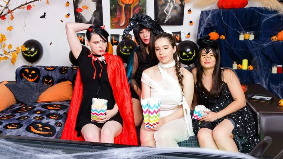 Club Sweethearts - Cherry BlackNice VikiAmelia OstRoxy Muroy - Happy Halloween 
