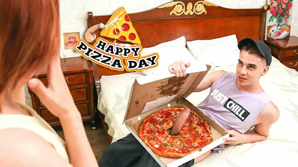 Club Sweethearts - Cristafeer RobienViolet Clarke - Pepperoni pizza day 