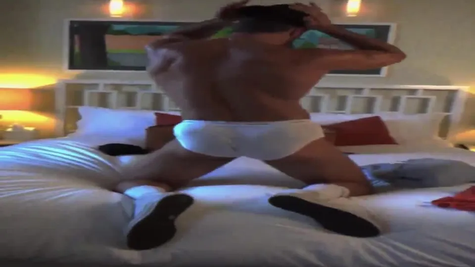 CLYNES Stunningly Sexy Muscle Stud, Handsome And Masculine, Softcore And Show Off, Cock And Amazing Ass (3).mp4