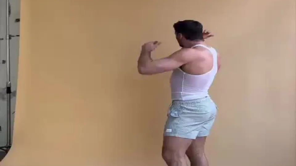 CLYNES Stunningly Sexy Muscle Stud, Handsome And Masculine, Softcore And Show Off, Cock And Amazing Ass (5).mp4
