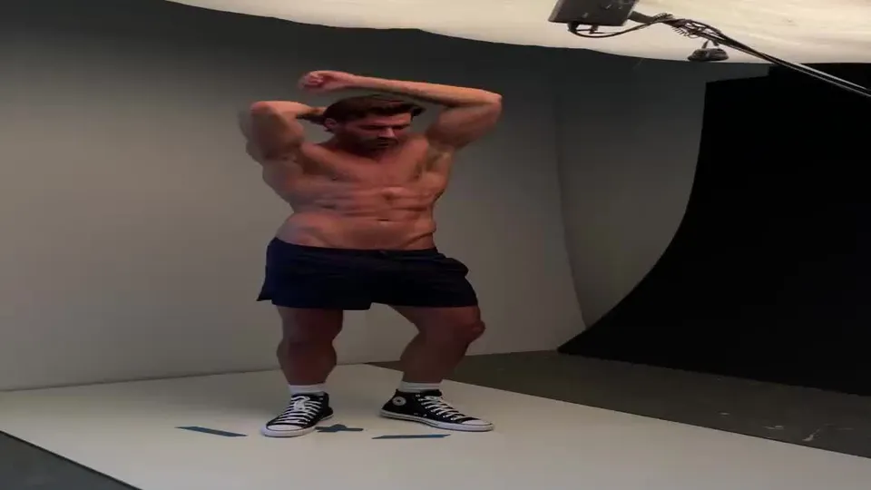 CLYNES Stunningly Sexy Muscle Stud, Handsome And Masculine, Softcore And Show Off, Cock And Amazing Ass (14).mp4
