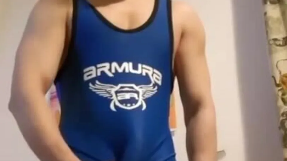 Cυms in singlets - ThisVid.com