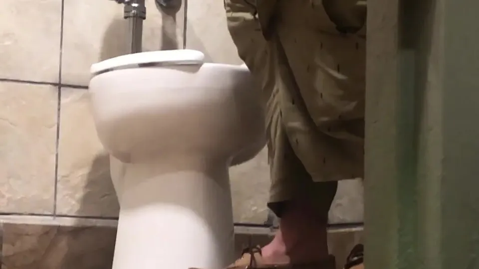 Cock caught stroking 02 - ThisVid.com