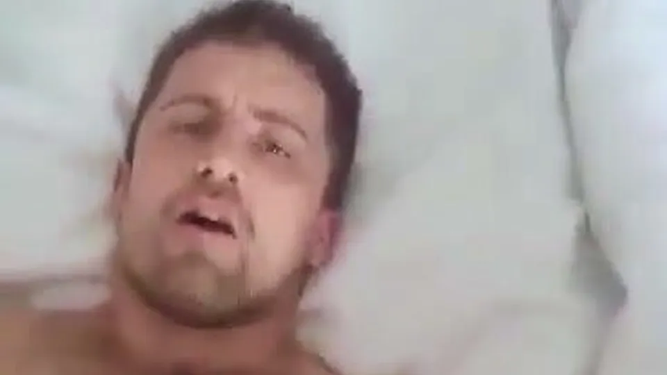 Haarige cumdump neemt daddys 10 inch