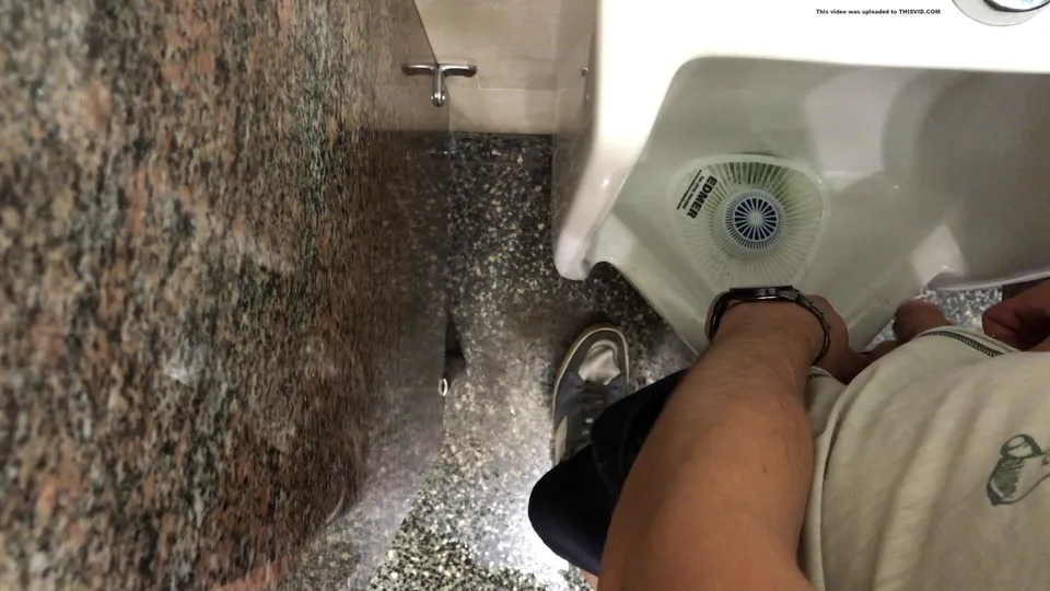 Cock spied urinal - ThisVid.com