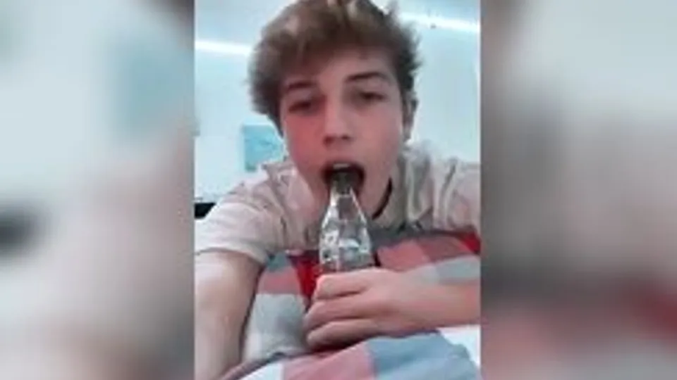 Twink Boys Masturbate Together