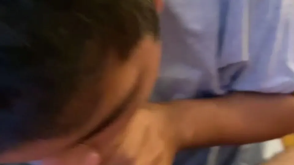 Cogiendo a pendejo policia - ThisVid.com