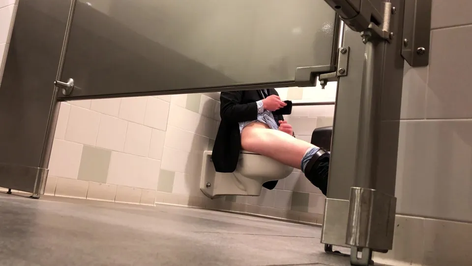 College Guy Caught Jerking off in the Next Stall - ThisVid.com