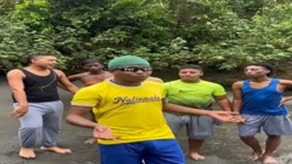 Colombian guys with big bulges (no sex) - ThisVid.com