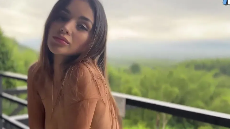 Colombian Beauty Impresses with Oral Skills