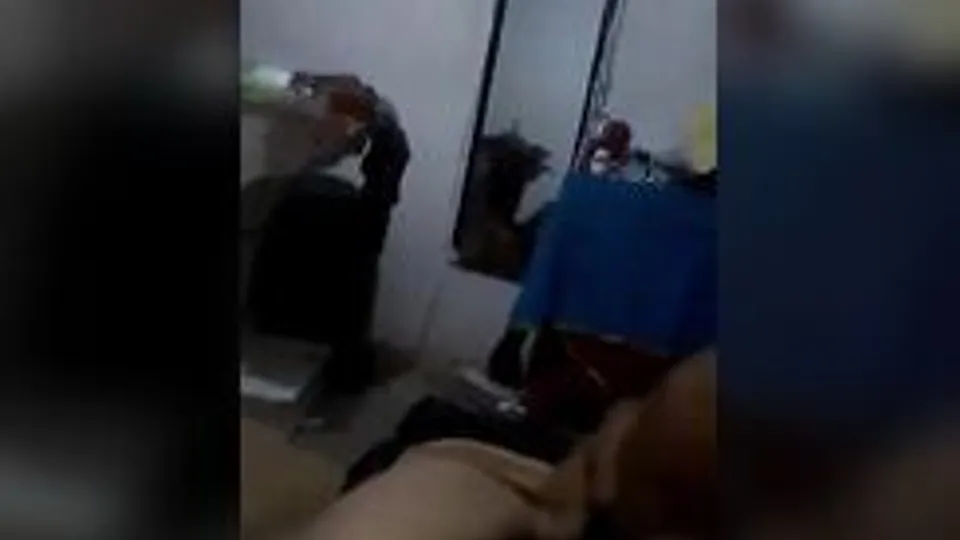 Colombiano se la muestra a su amigo