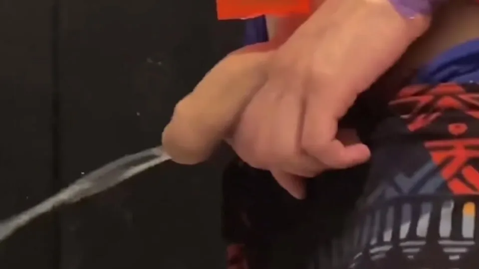 Compilación de PICHOTAS espiadas orinando - ThisVid.com