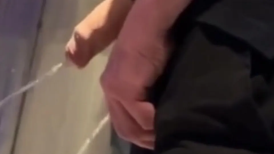 Compilación de vergones orinando 3 - ThisVid.com