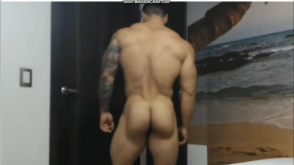 Compilation of muscular stud flexing and showing off - ThisVid.com