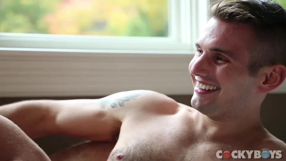 Connor Maguire Fucks Chris Harder