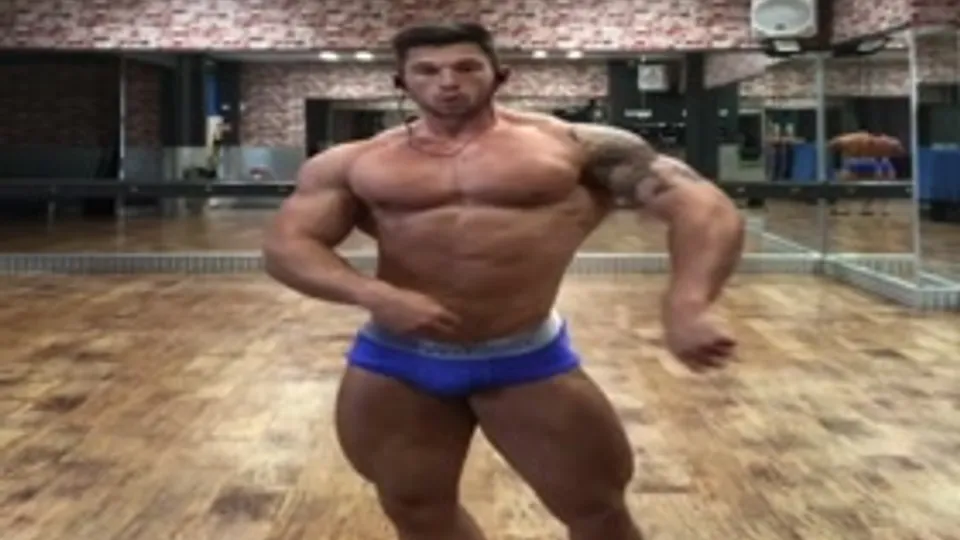Craig Morton: Gym Posing