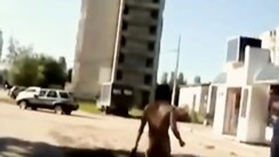 Ragazzo si masturba in casa