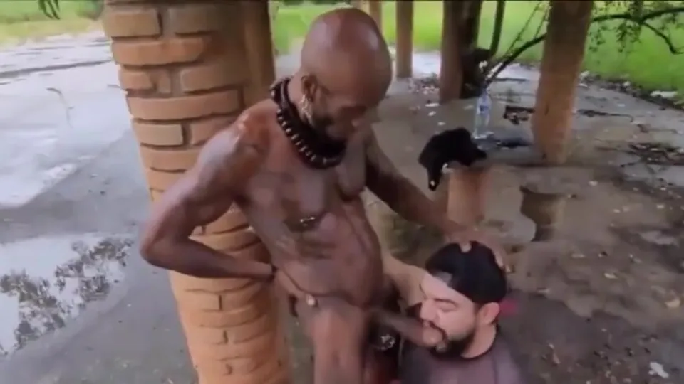 Cruising a hot black guy with a large cock for a fuck - ThisVid.com