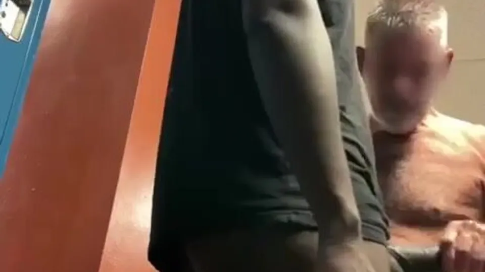 Cruising BBC Gym - ThisVid.com