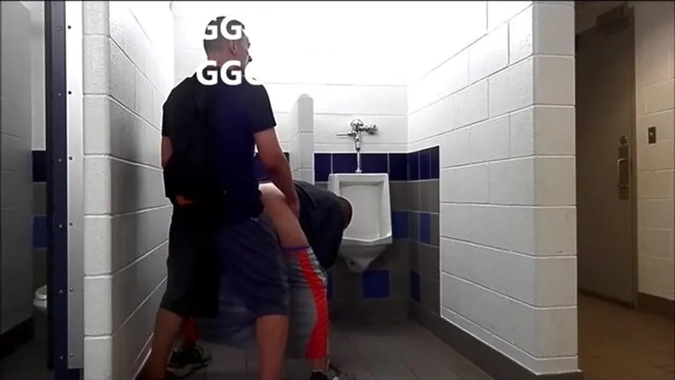 Cruising for cock in a park restroom ends in a fuck - ThisVid.com