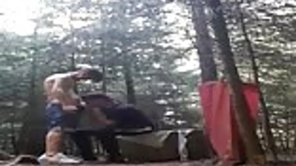 Cruising twink fucks older guy outdoor