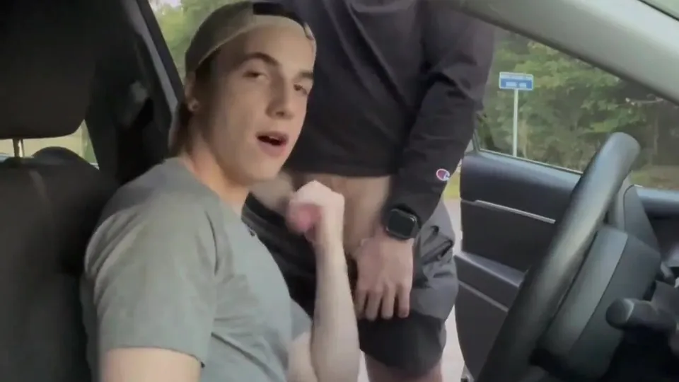 Crusing for sex in his car - ThisVid.com