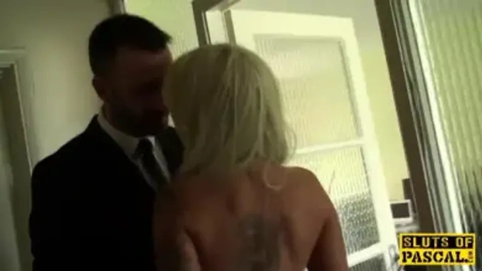 British Submissive in Chokeplay Cuckolding