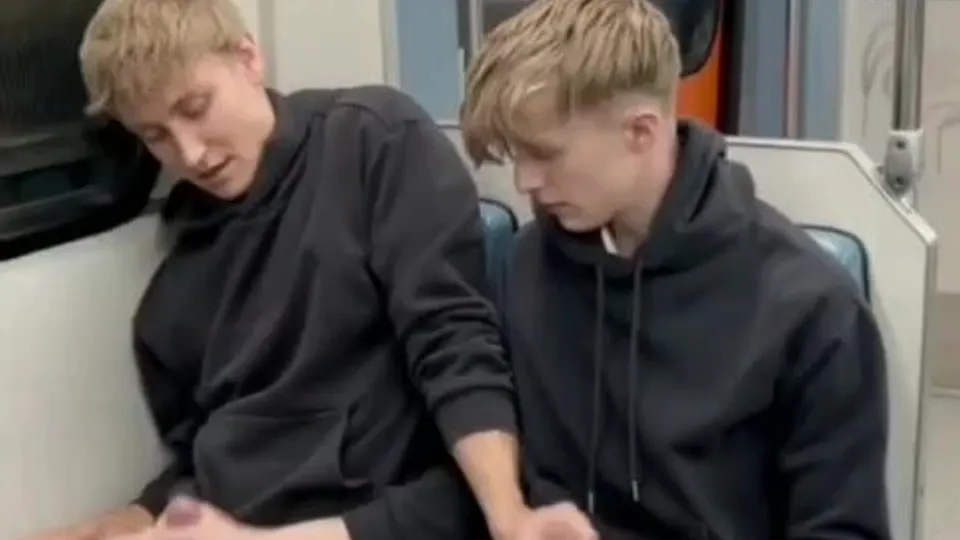 Cum on the underground train - ThisVid.com