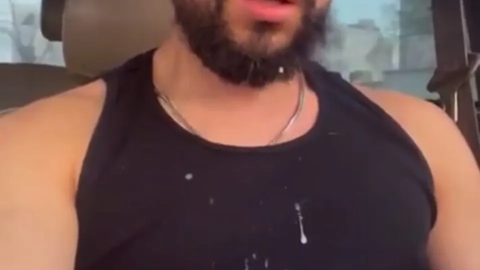 Cumblast in the car self facial - ThisVid.com