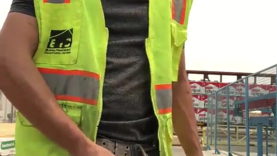 Cumming at construction site - ThisVid.com