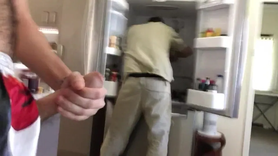 Cumming behind the Repair Man - ThisVid.com