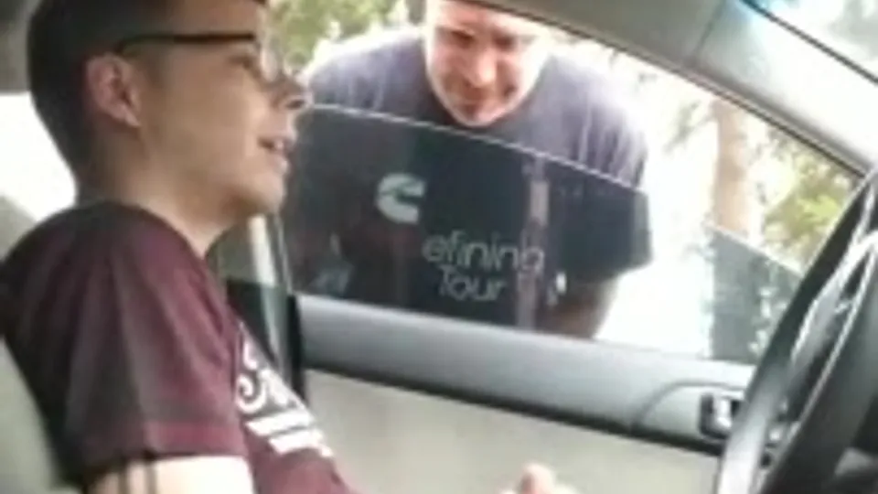 Cumming in front of stranger - ThisVid.com