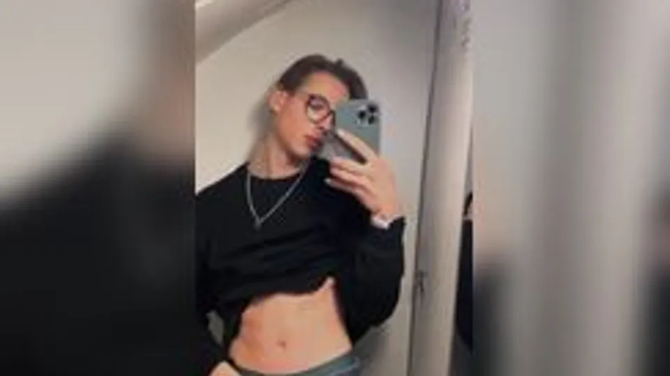 Cumming In Public Toilet  OF841
