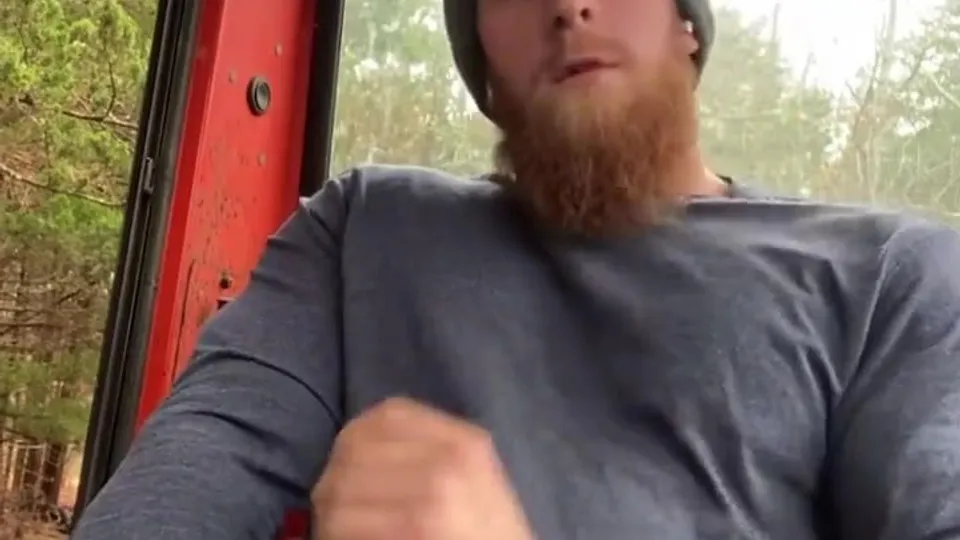 Cumming on the job site  - ThisVid.com