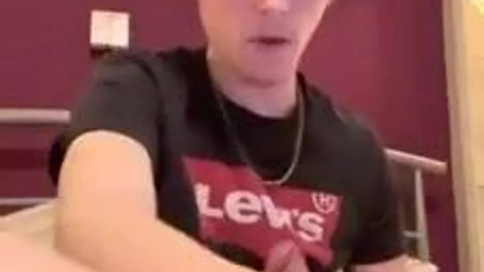 Cumming online bedroom cam porn