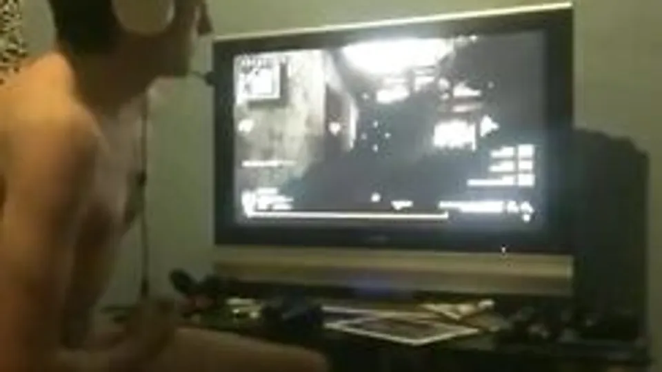 cumming while playing