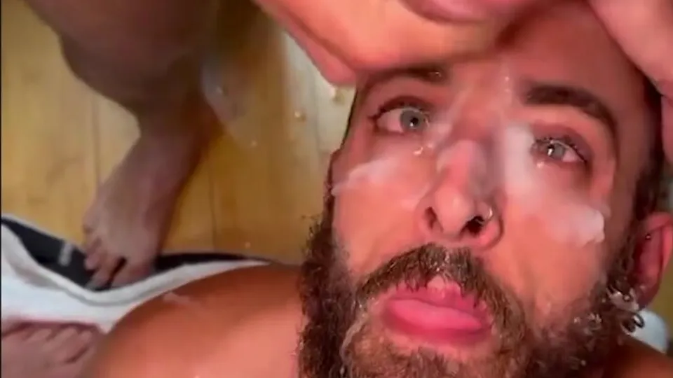 Cumpig gets covered - ThisVid.com