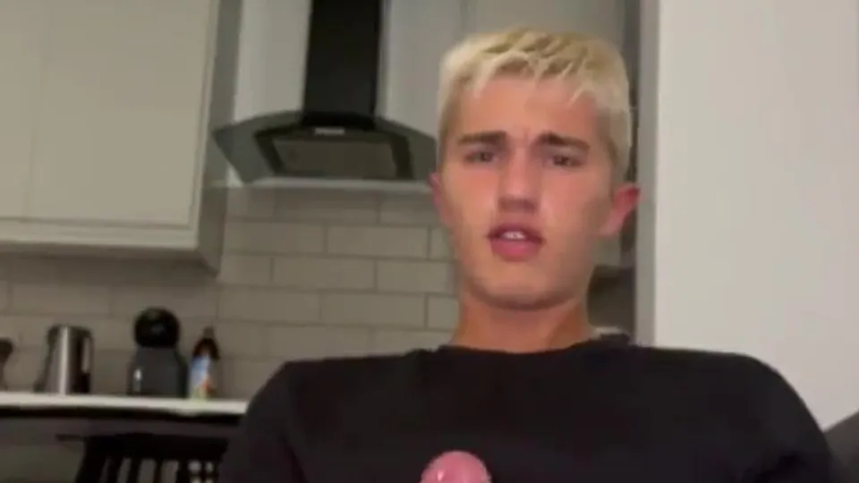 Cumshot 017.