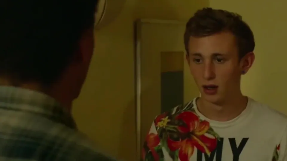 CUTE ACTOR NAKED IN MOVIE 3 - ThisVid.com