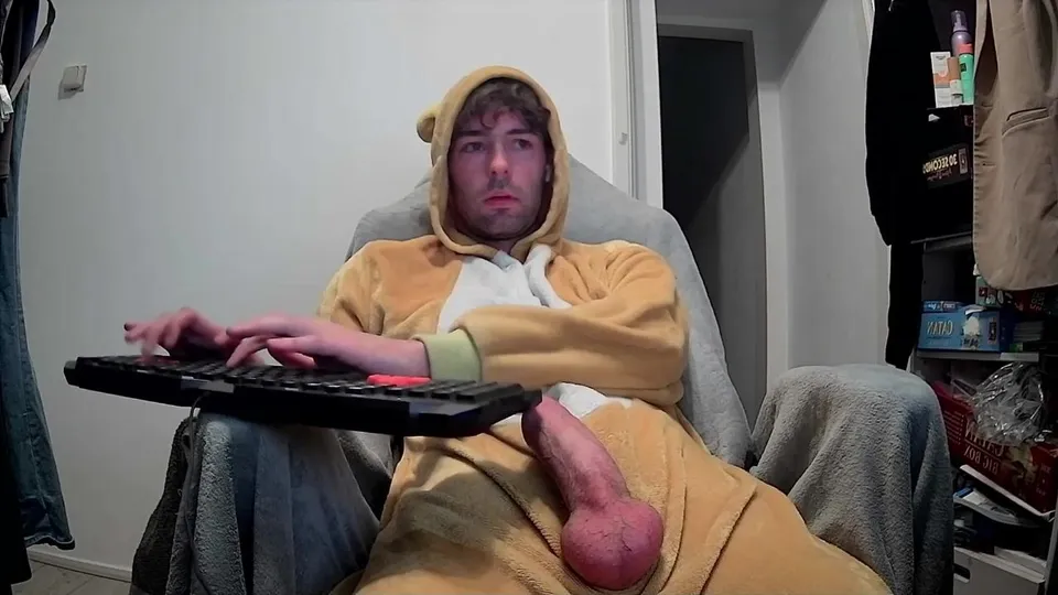 Cute Bear Strokes His Pizzle Porn Tube